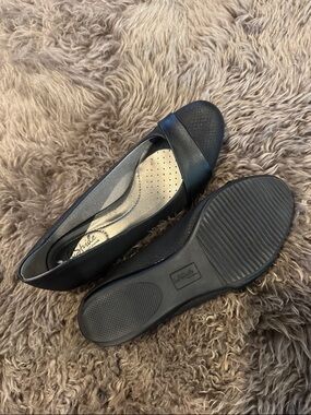 LifeStride Black Slip-On Ballet Flats with Textured Toe